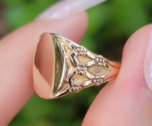 14kt Yellow Gold Floral Lattice Design Blank Signet