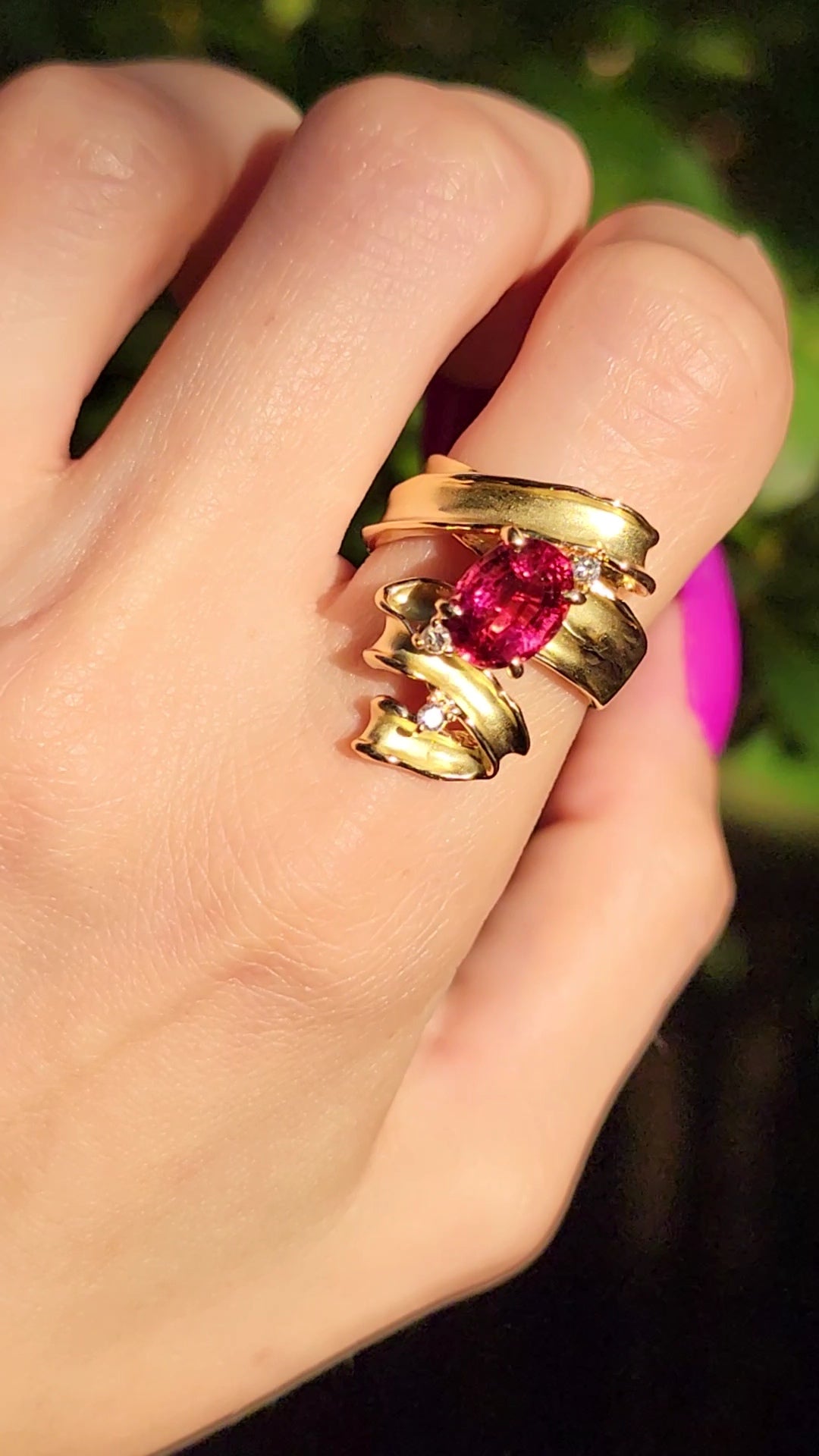 18kt Yellow Gold and Pink Tourmaline Ribbon Ring