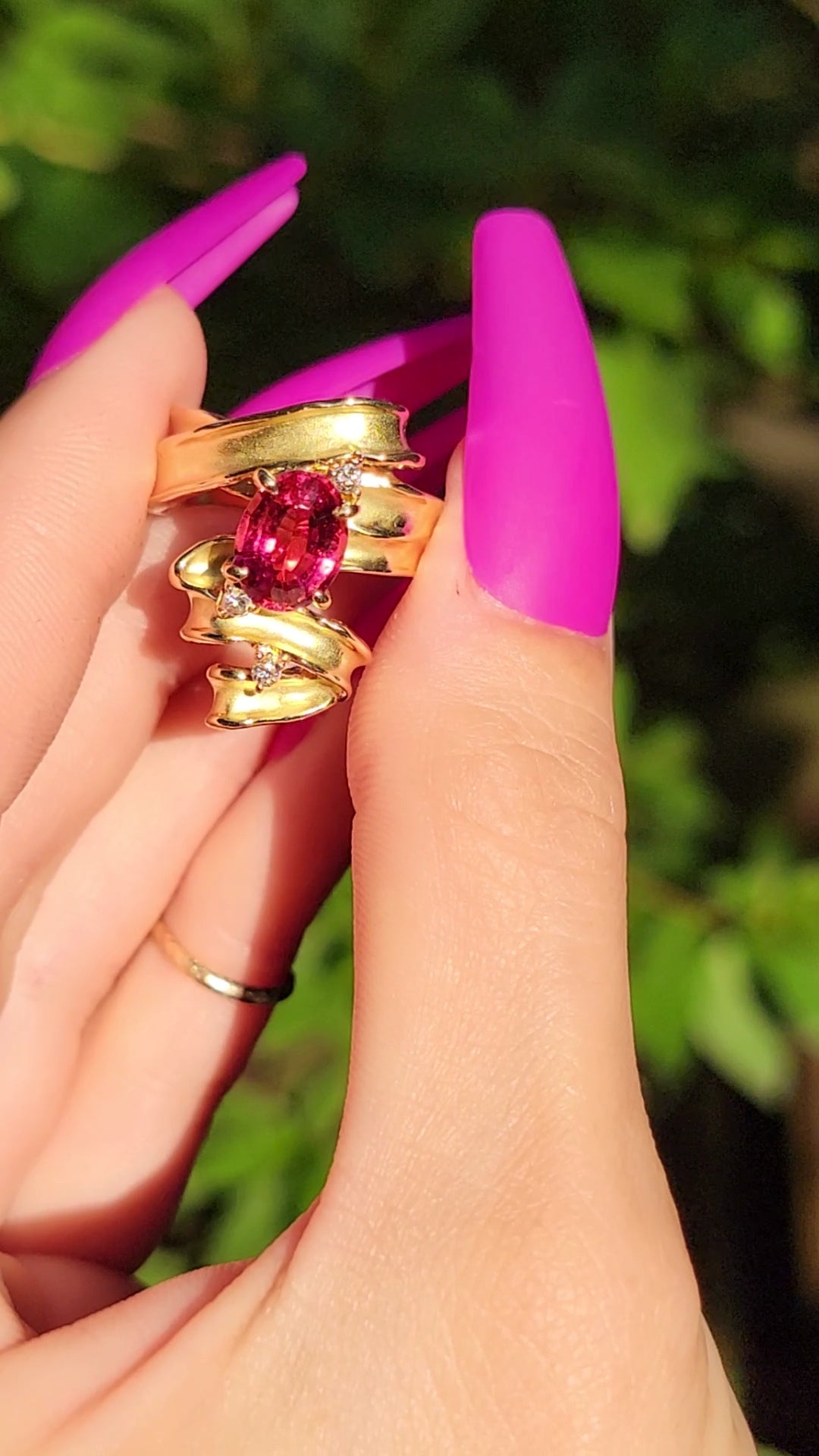 18kt Yellow Gold and Pink Tourmaline Ribbon Ring