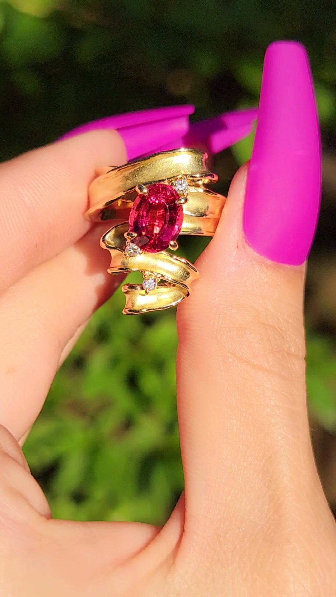 18kt Yellow Gold and Pink Tourmaline Ribbon Ring