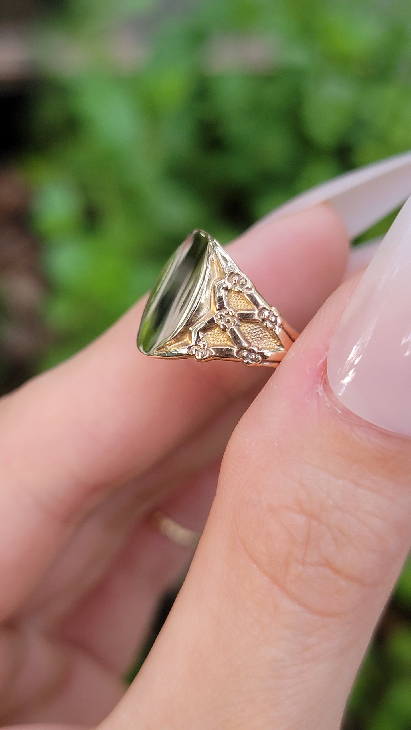 14kt Yellow Gold Floral Lattice Design Blank Signet