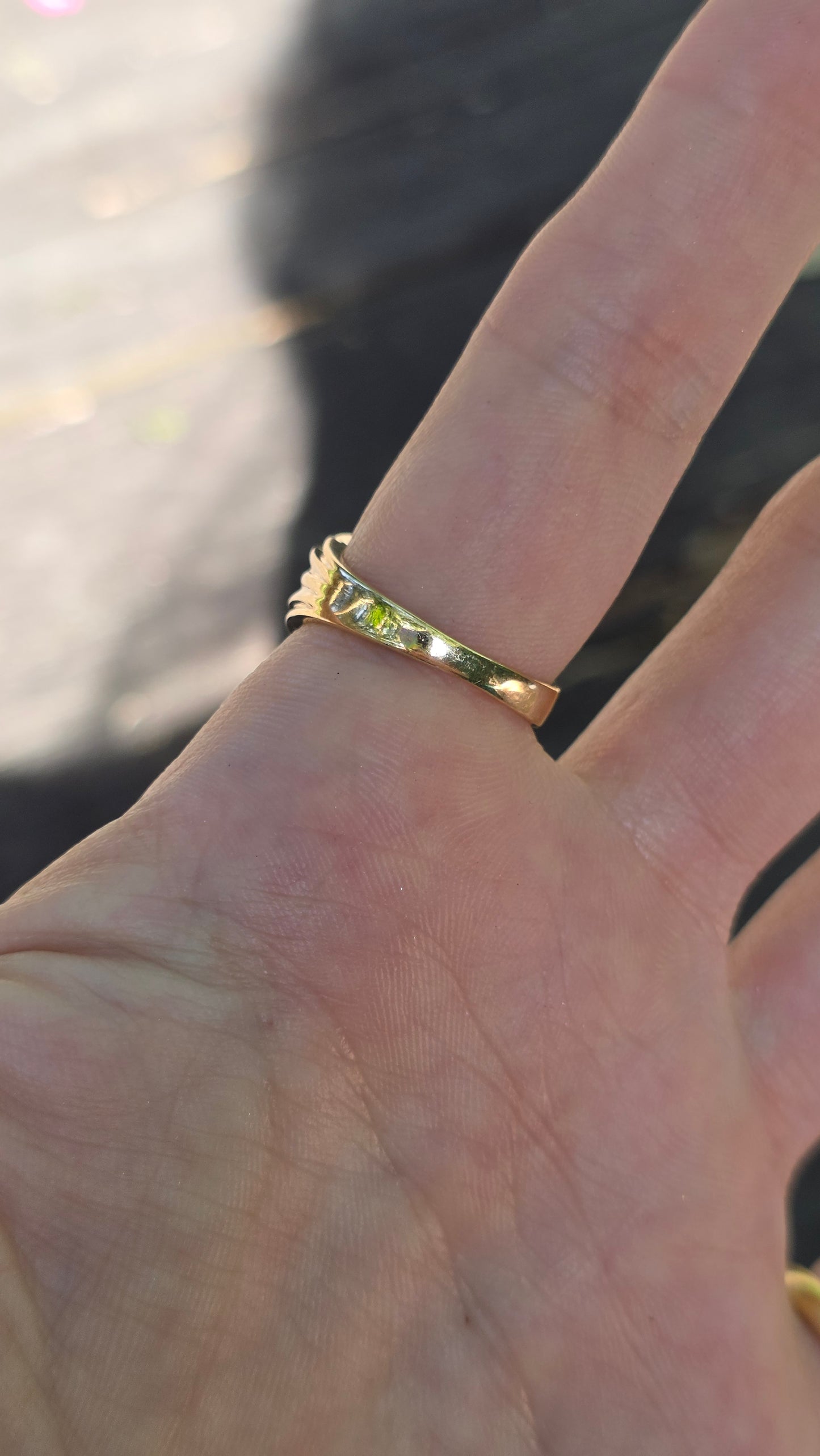 14k Baguette Kiss Ring