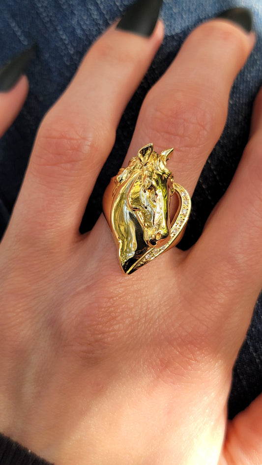 18kt Diamond Horse Heart Ring