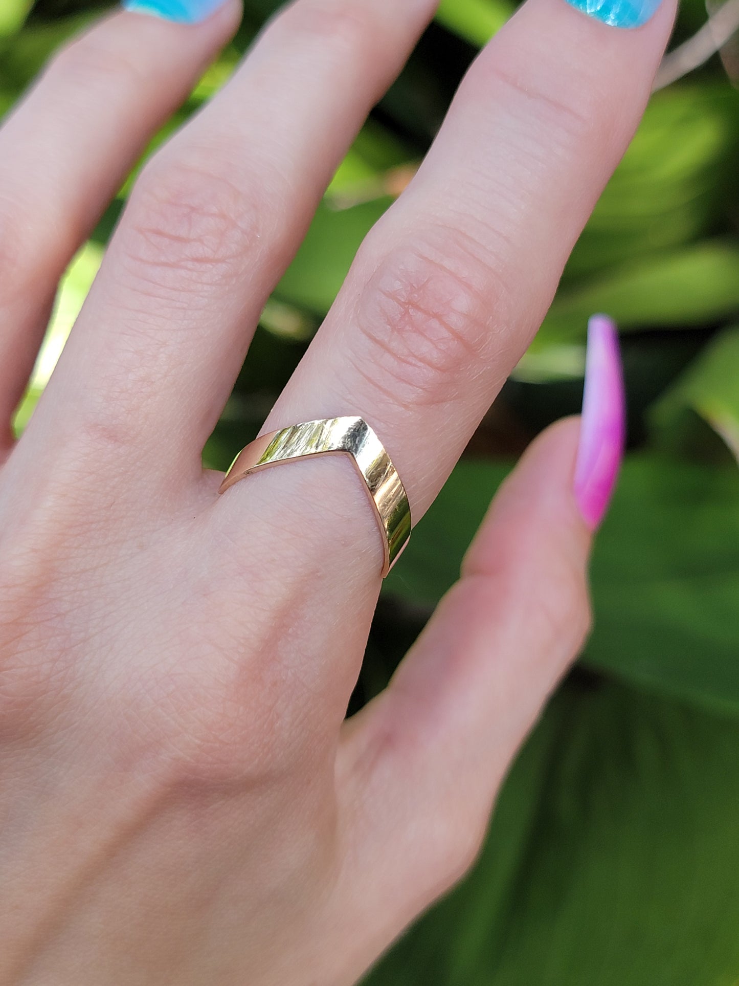 10kt Chevron Ring