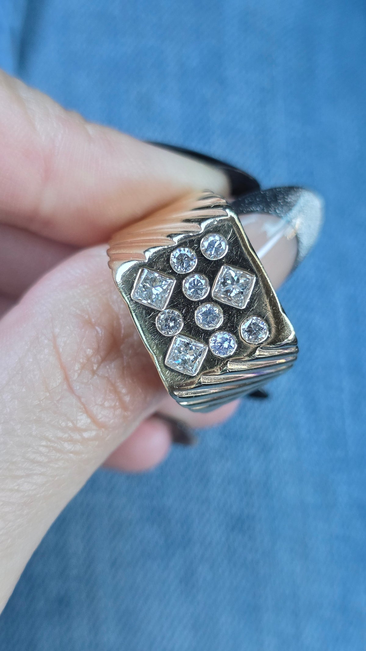 14k Scattered Diamond Signet