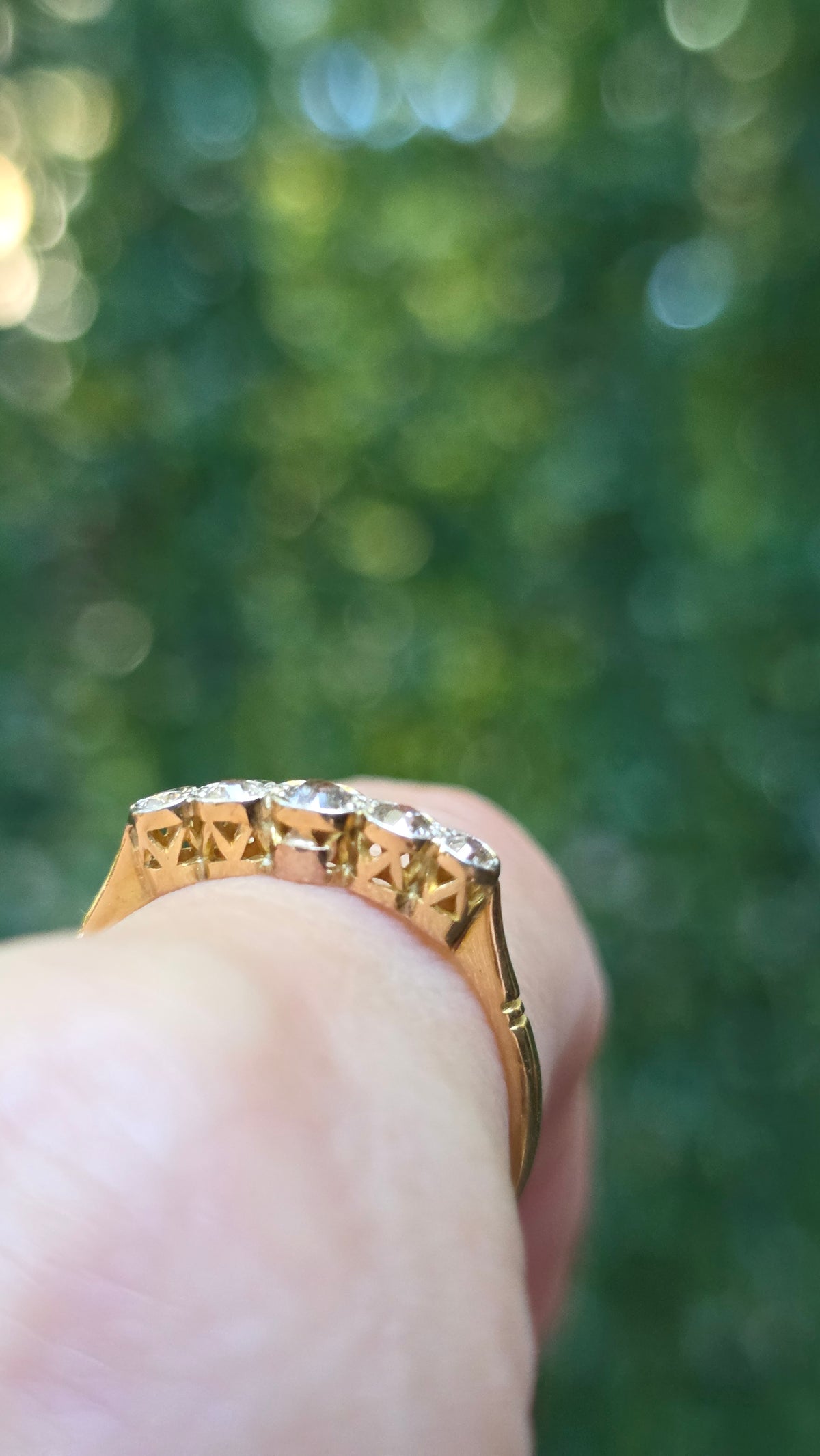18k Antique 5 Stone Ring