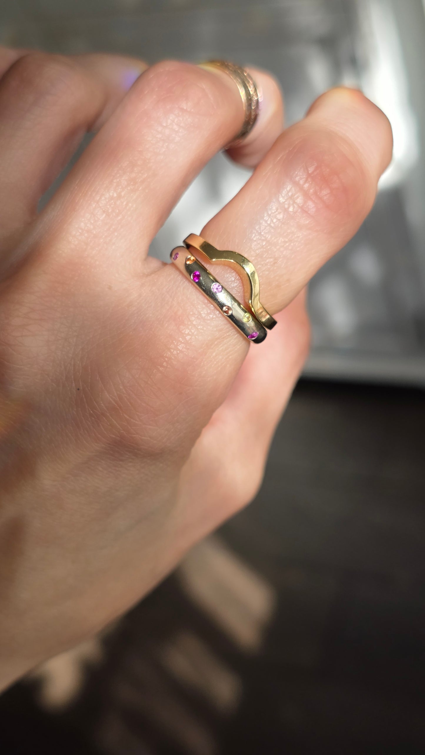 18k Curved Enhancer Ring