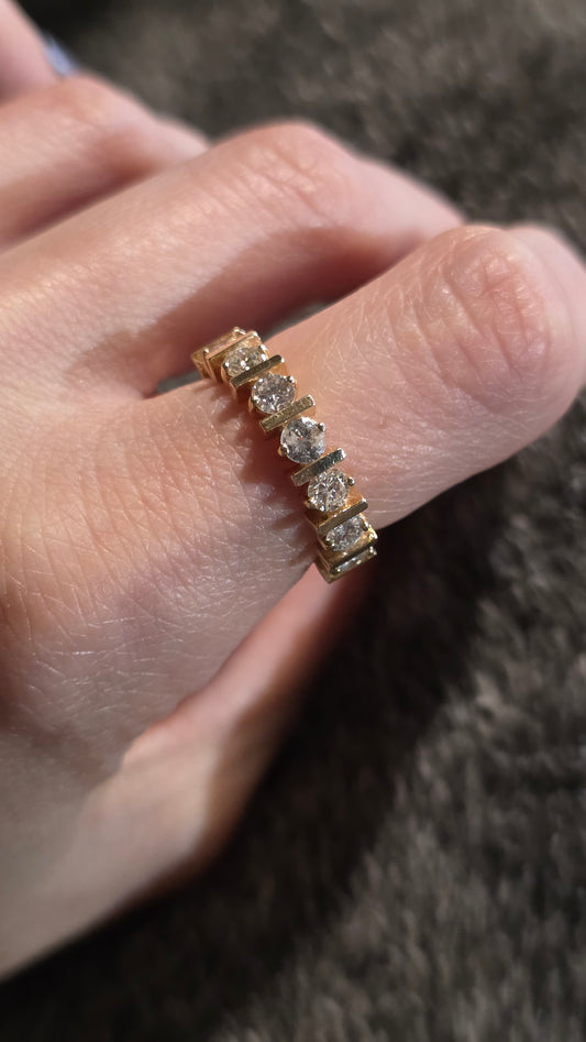 14k Bar and diamond ring