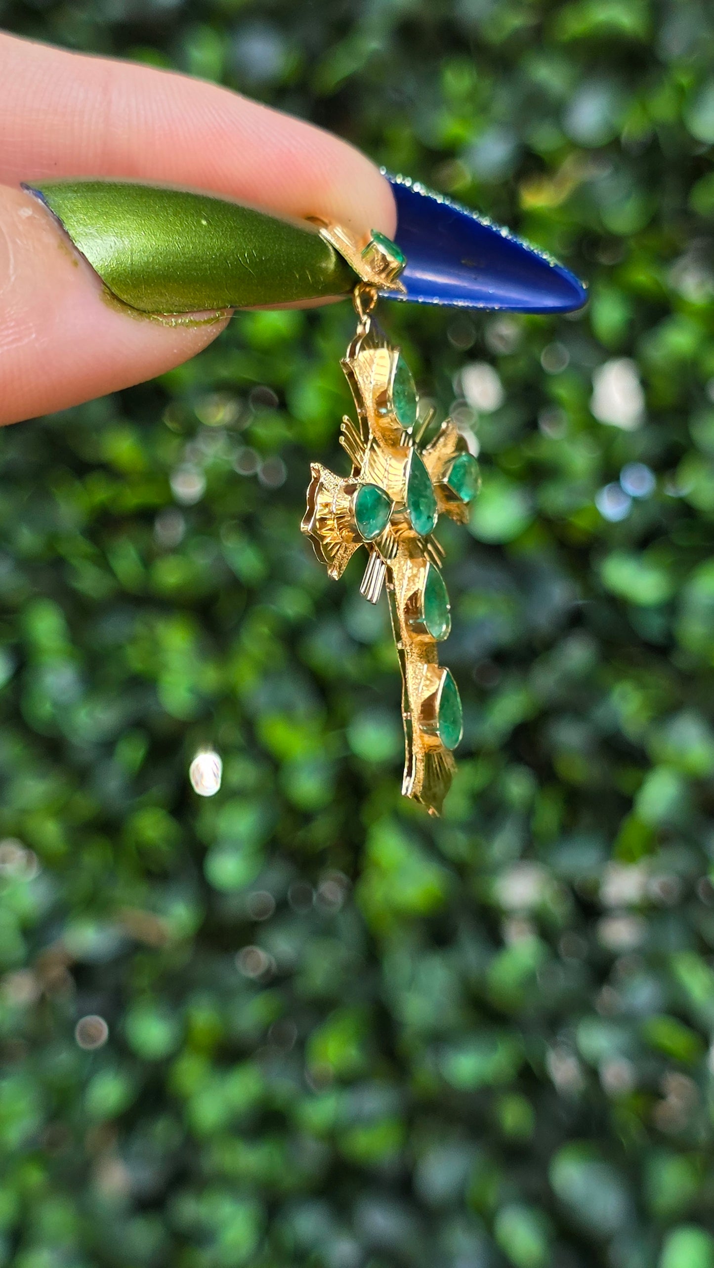 18k Emerald Cross