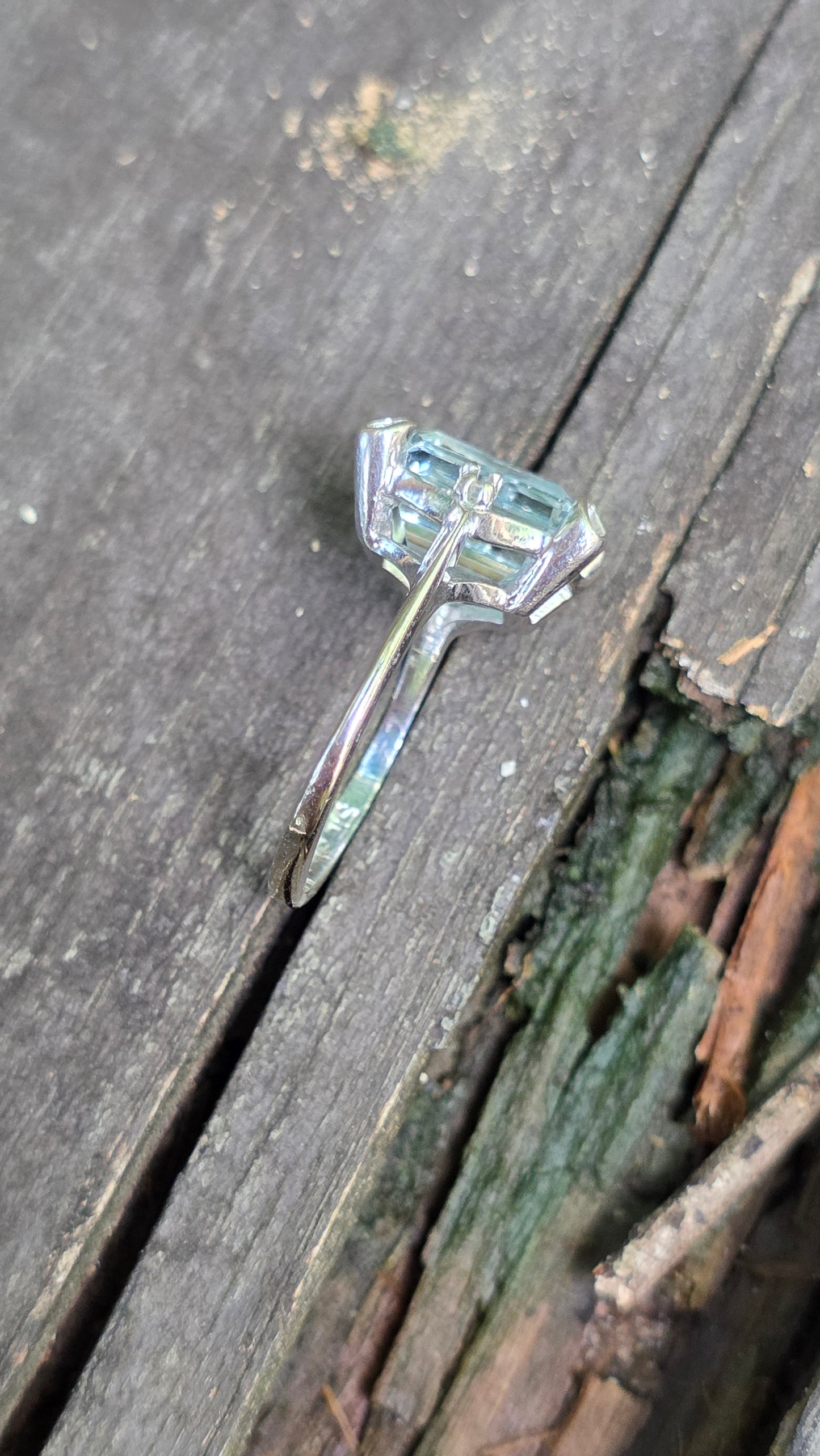 14k Aquamarine Ring