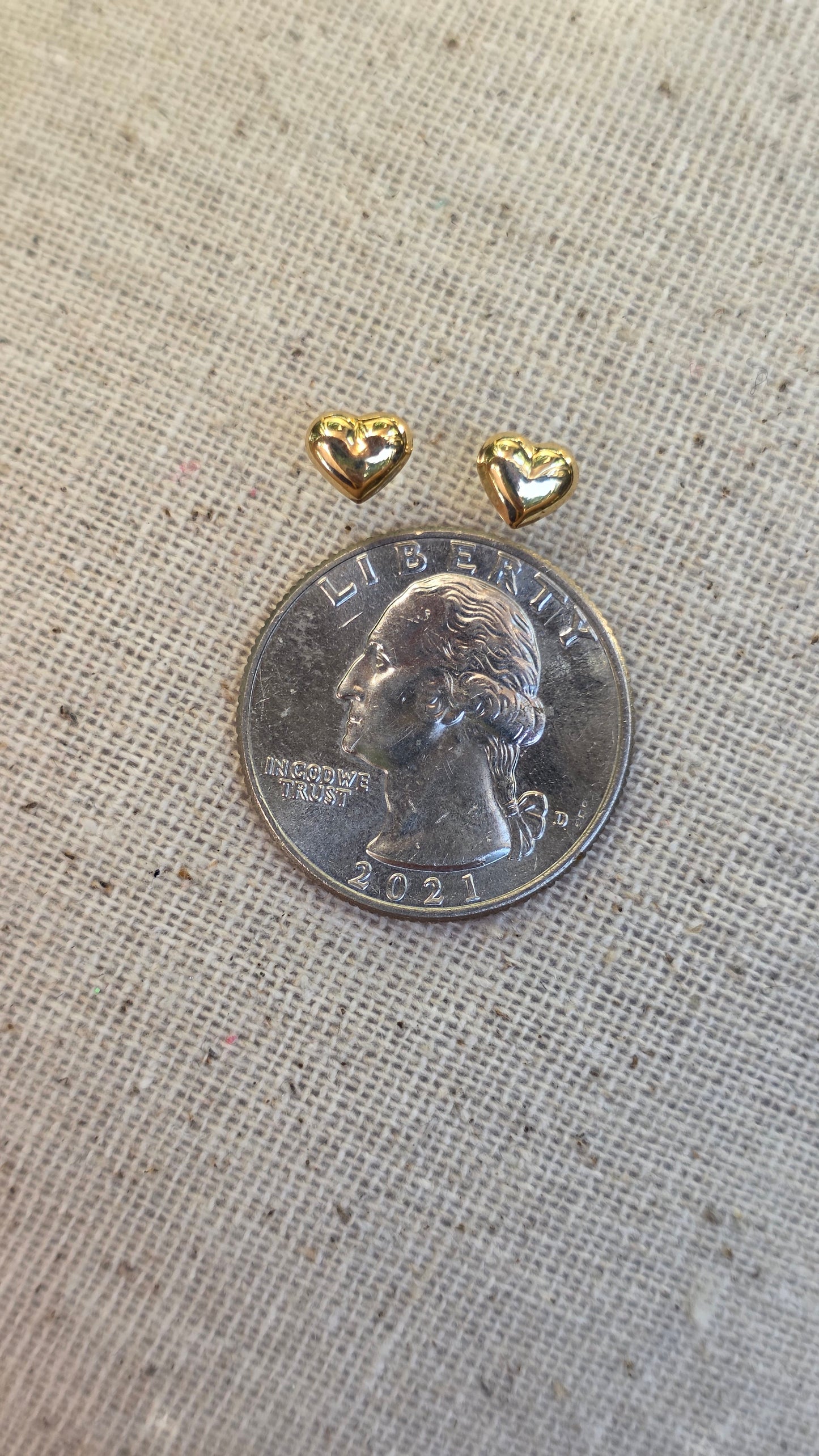 10k Danity Heart Earrings