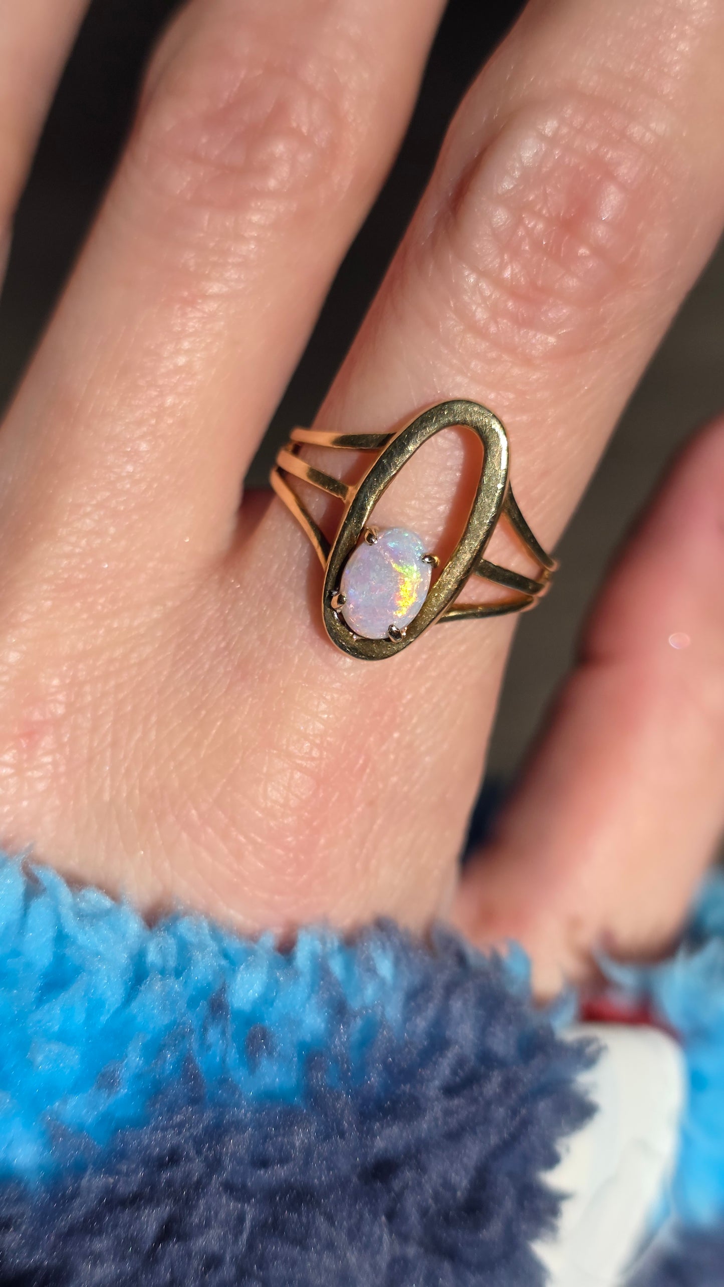 14k Oval Opal Ring