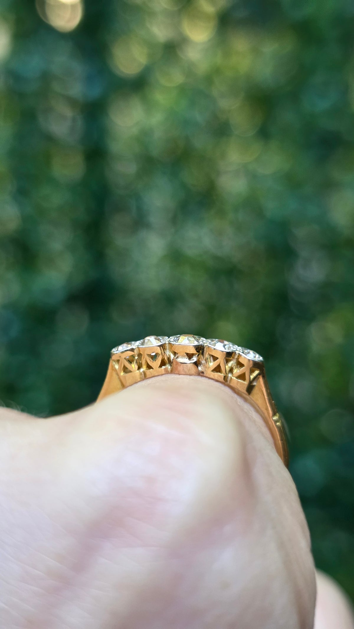 18k Antique 5 Stone Ring