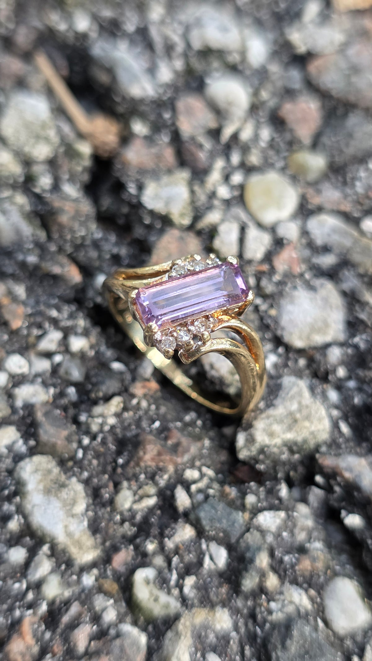 10k Amethyst Baguette Ring