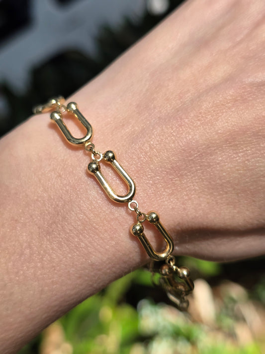 18k Hardware Horseshoe Bracelet