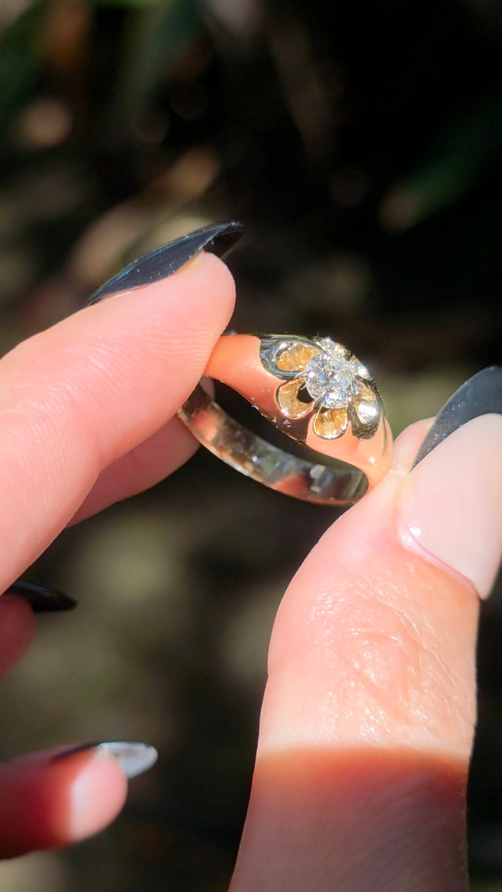 14k Belcher Diamond Ring