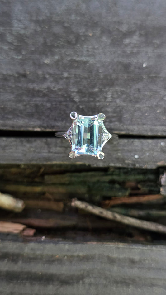 14k Aquamarine Ring