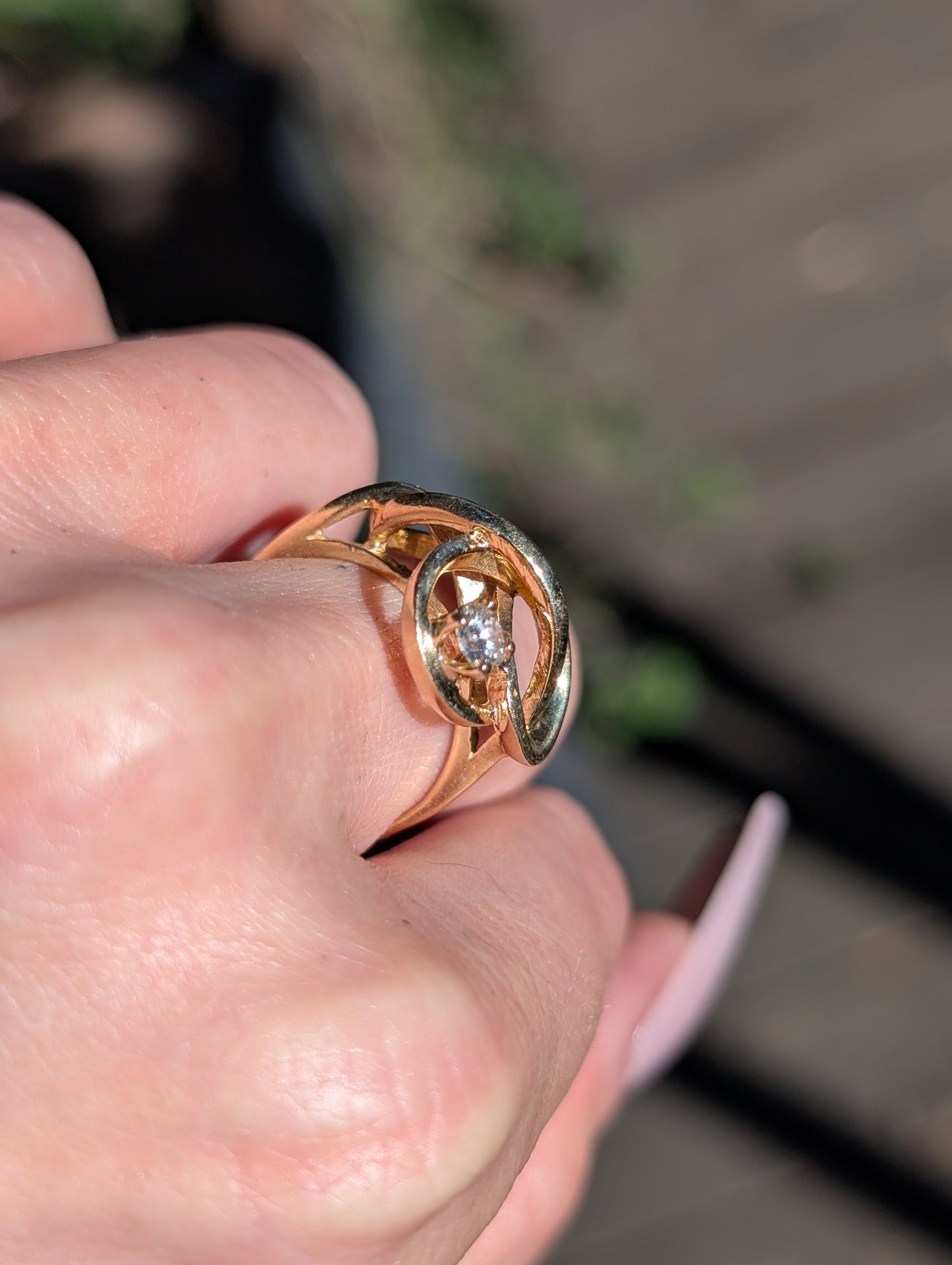 14k Swirl Diamond Ring