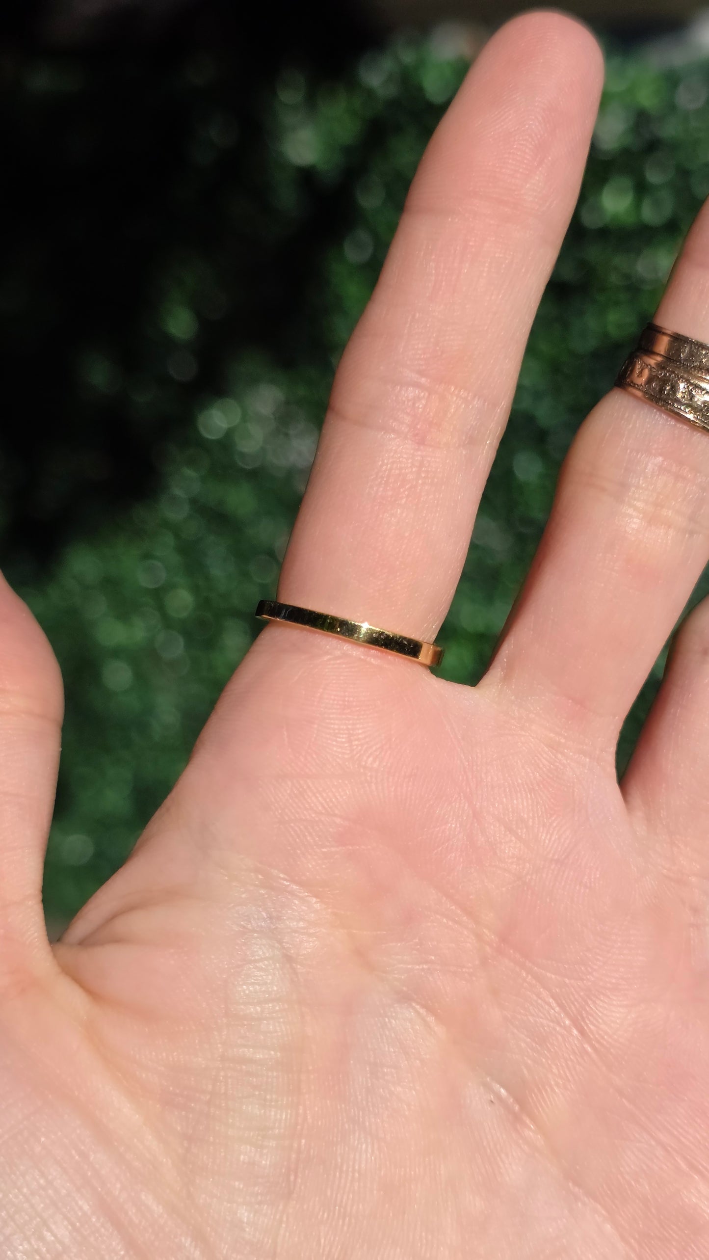 18k Curved Enhancer Ring