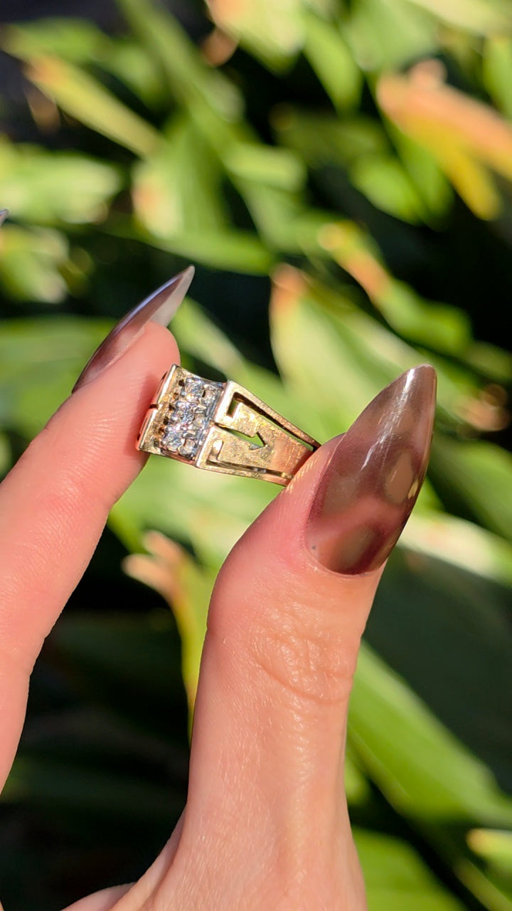 10k Triple Diamond Arrow Ring
