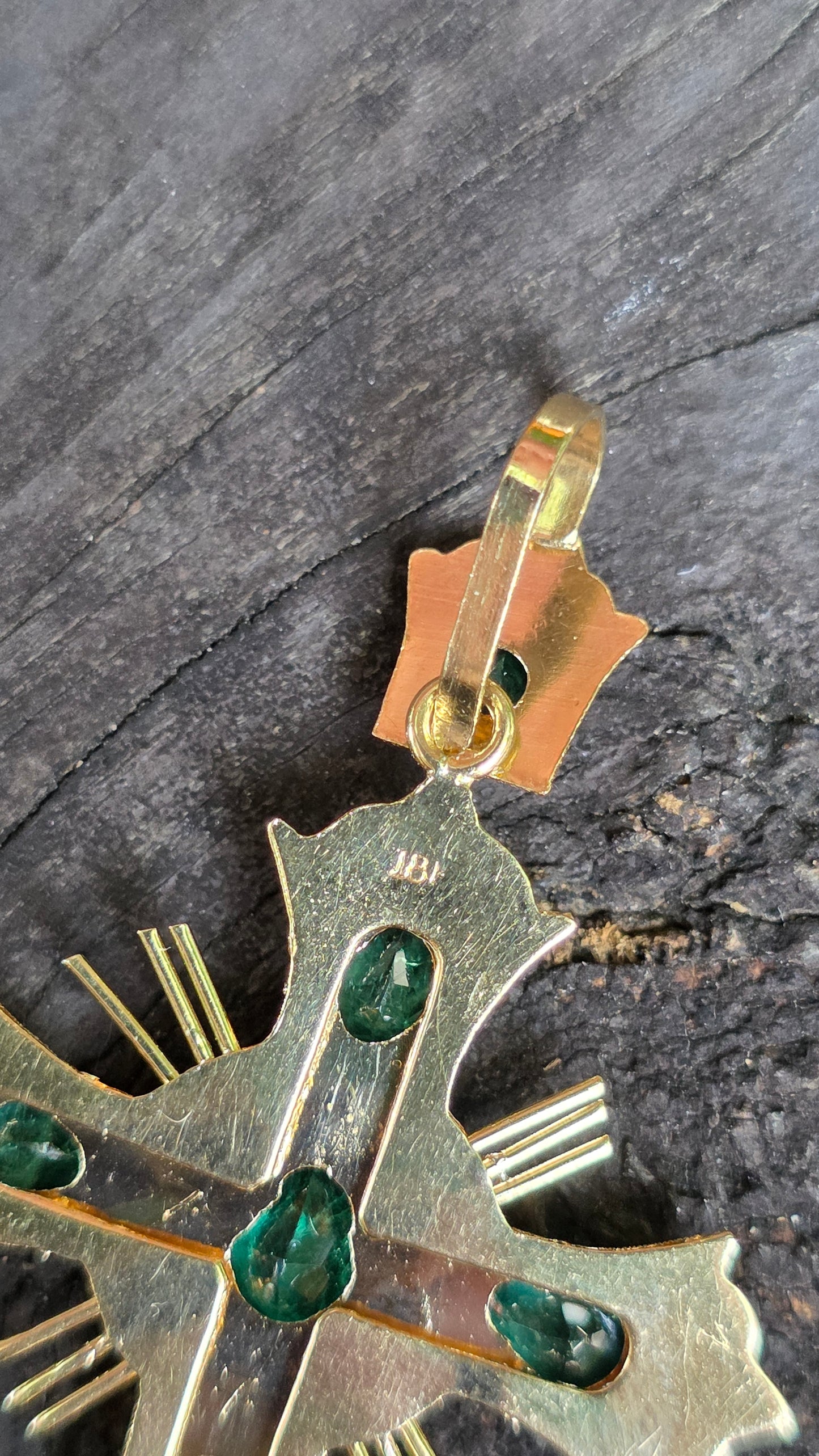 18k Emerald Cross