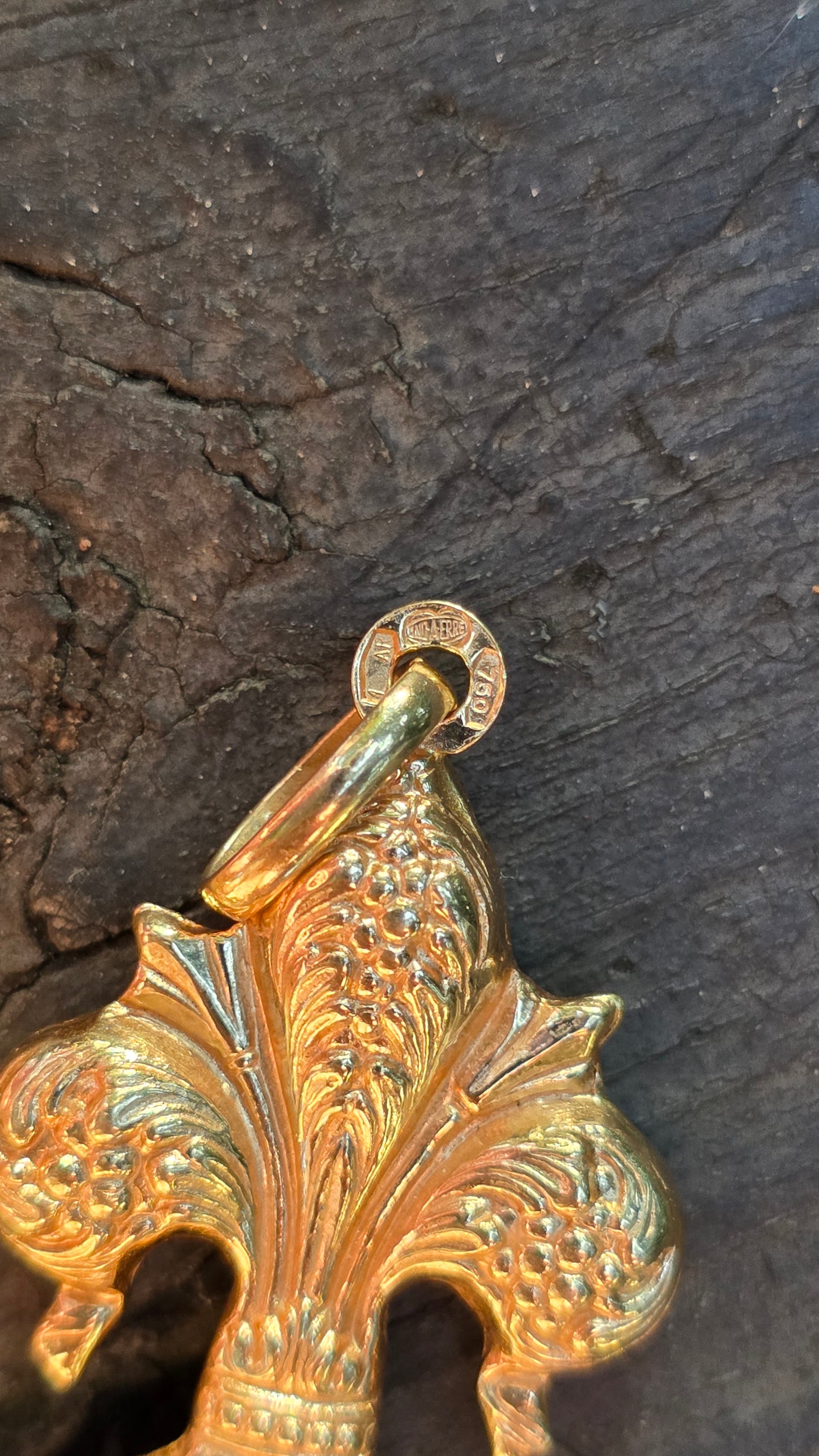 18k Unoaerre Fleur-de-lis
