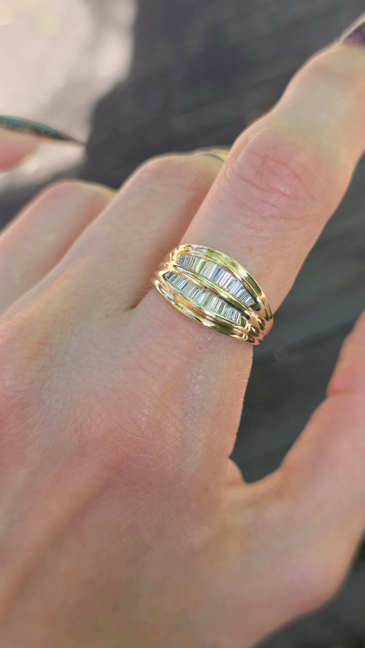 14k Baguette Kiss Ring