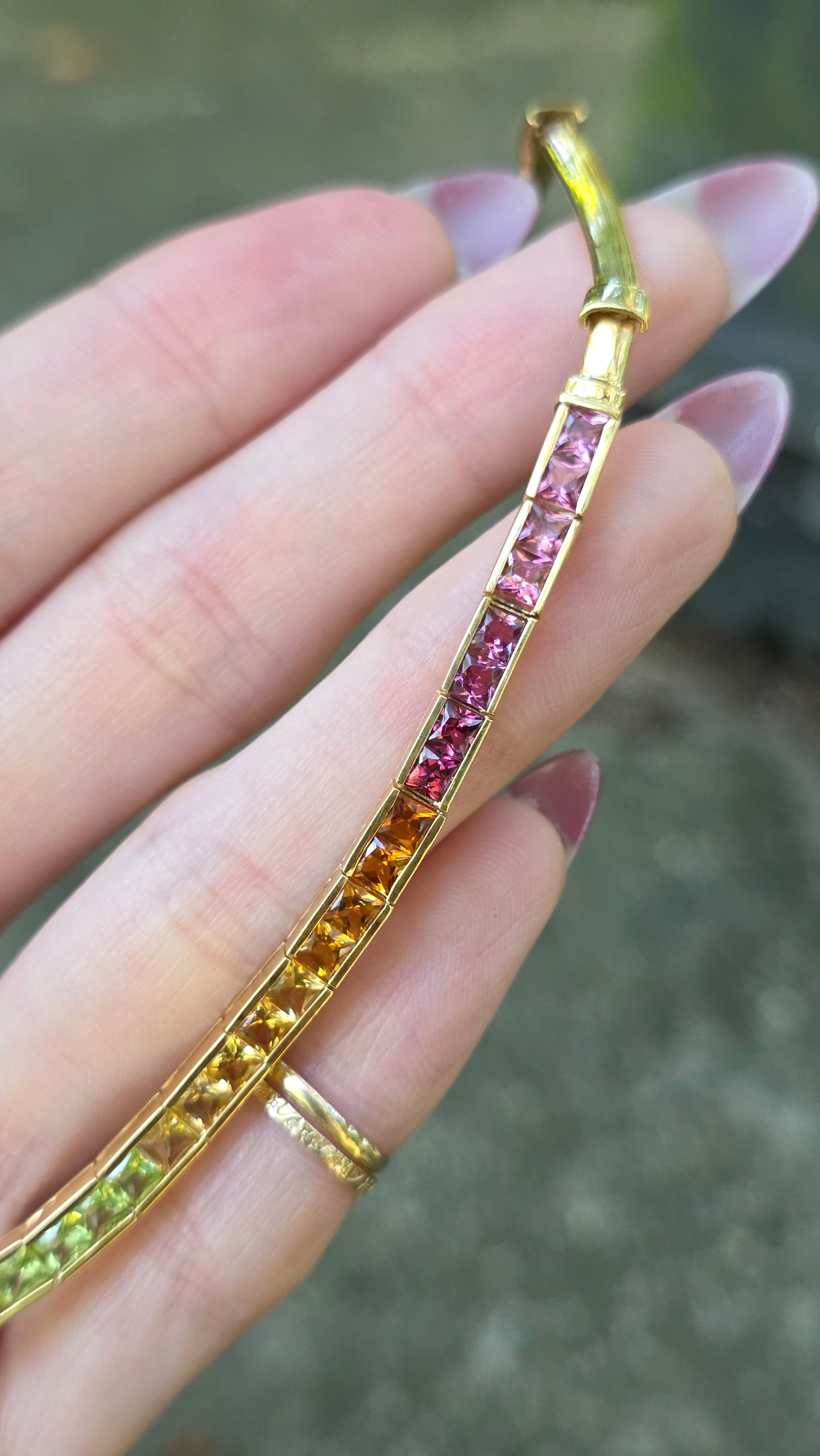 18k Rainbow Collar