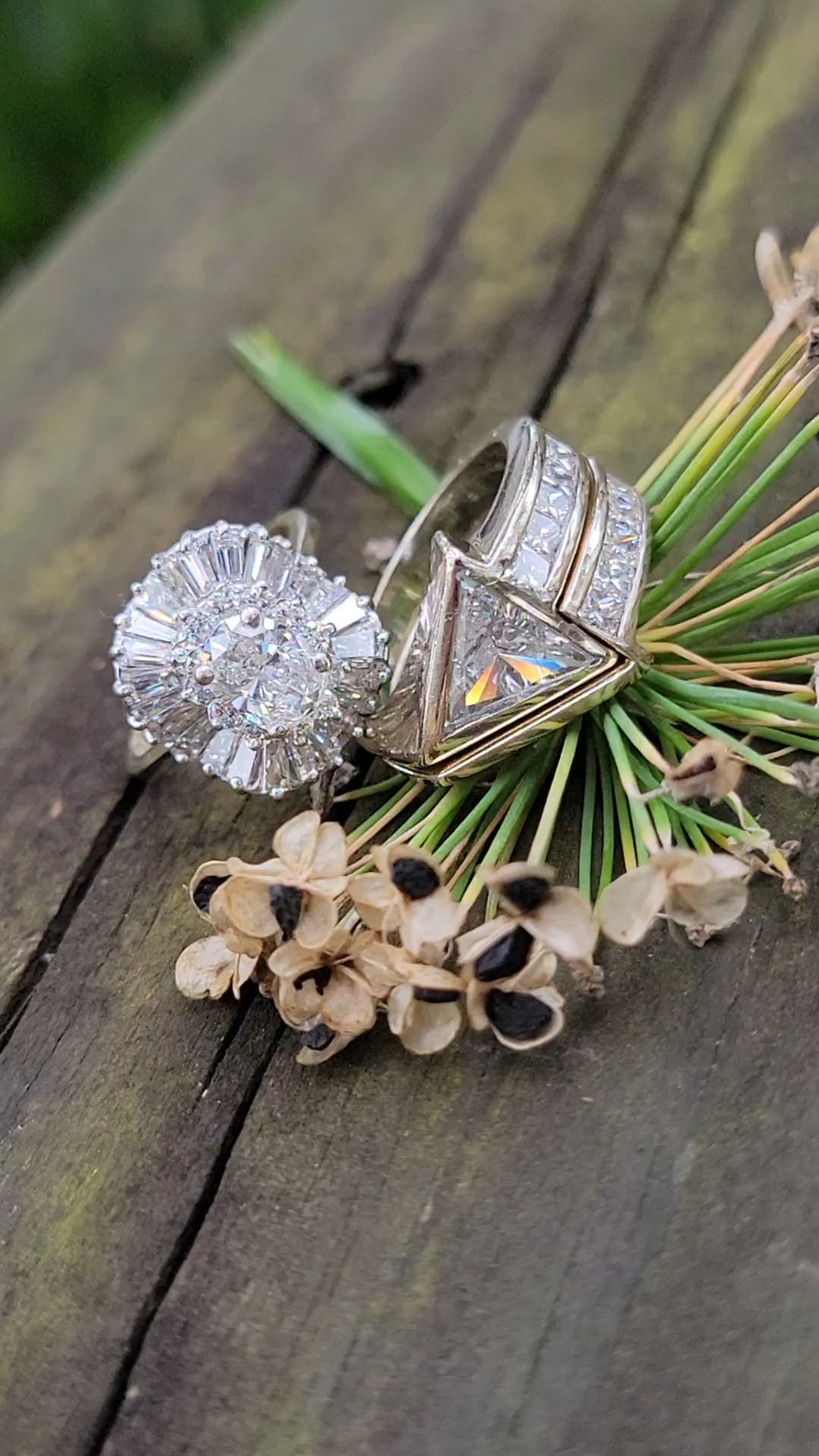 18k Arrow Diamond Ring