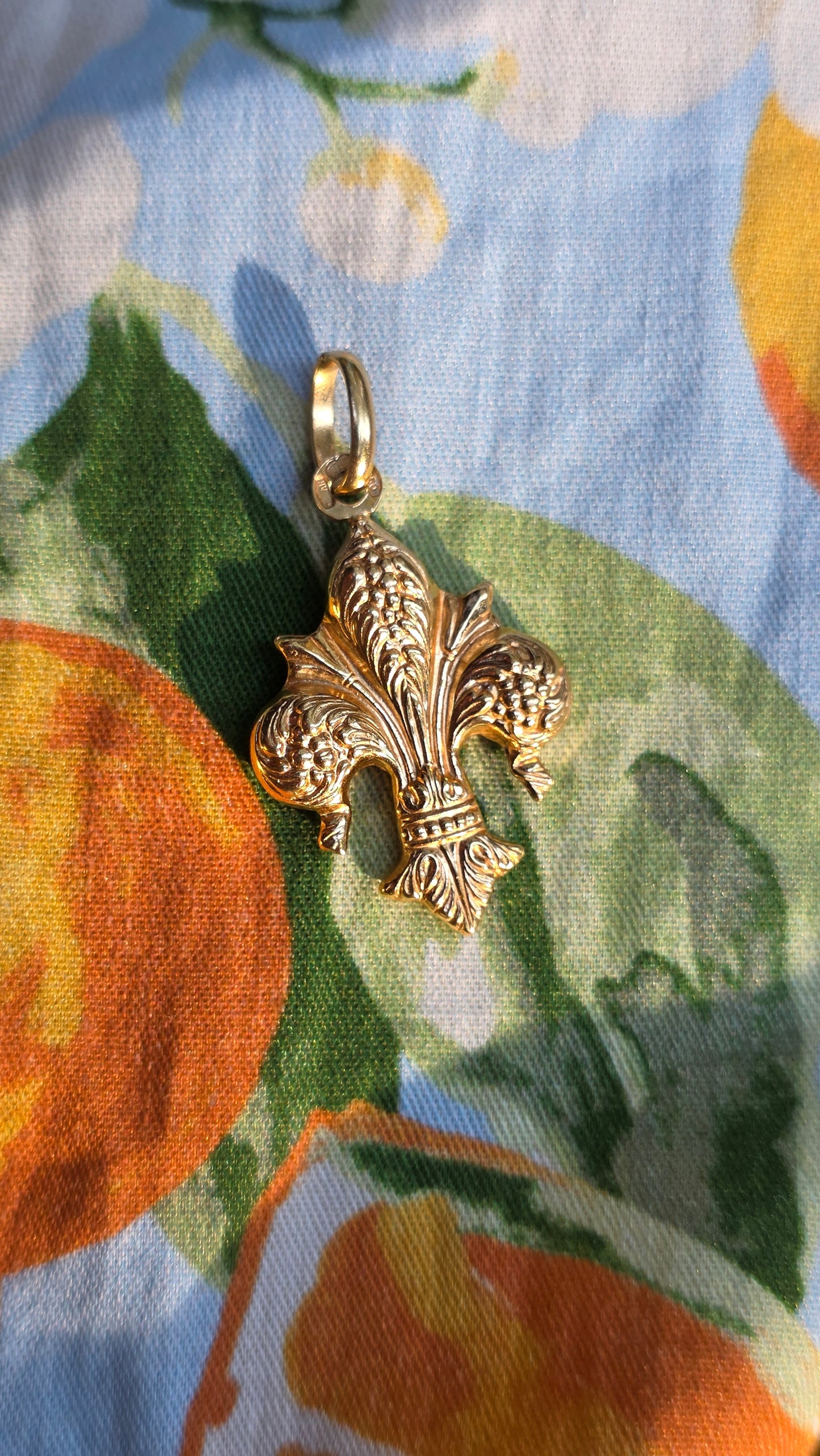18k Unoaerre Fleur-de-lis