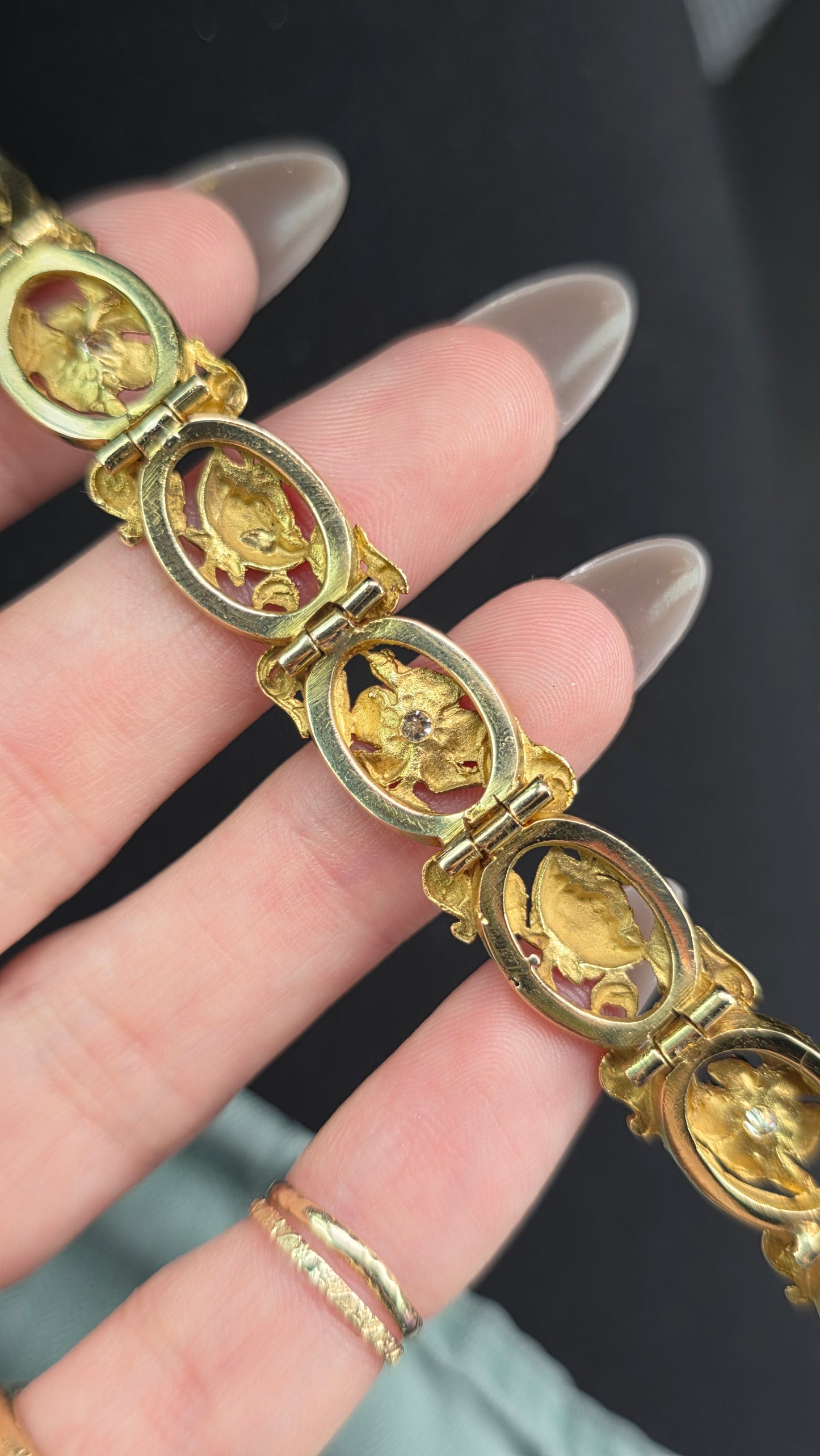 18k Art Nouveau Floral Whiplash Bracelet