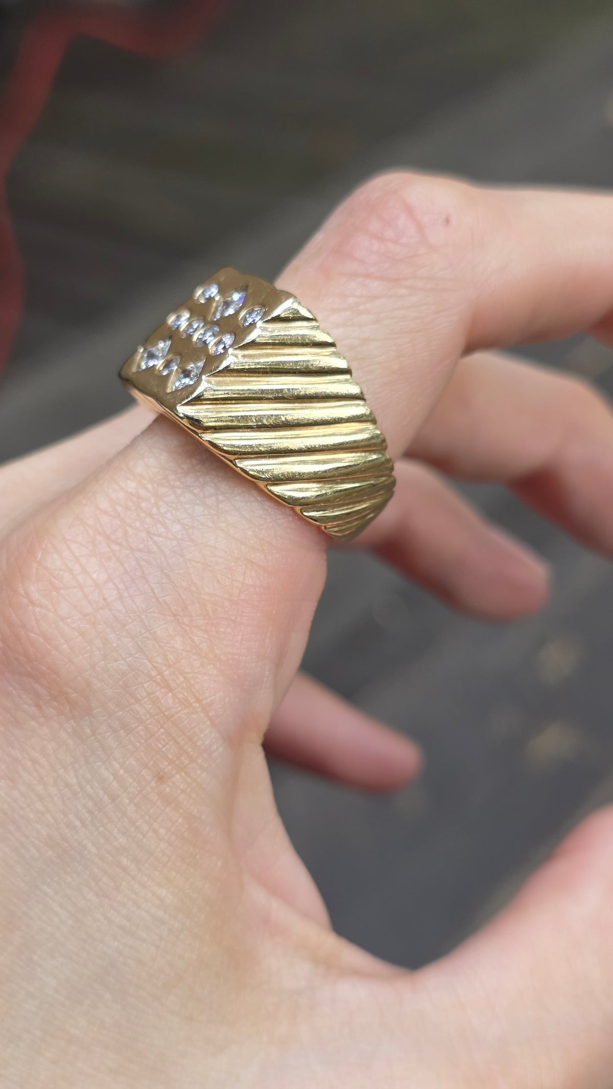 14k Scattered Diamond Signet