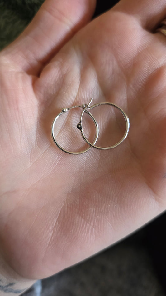 14k White Gold Hoop Earrings