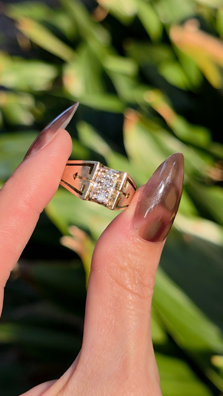 10k Triple Diamond Arrow Ring