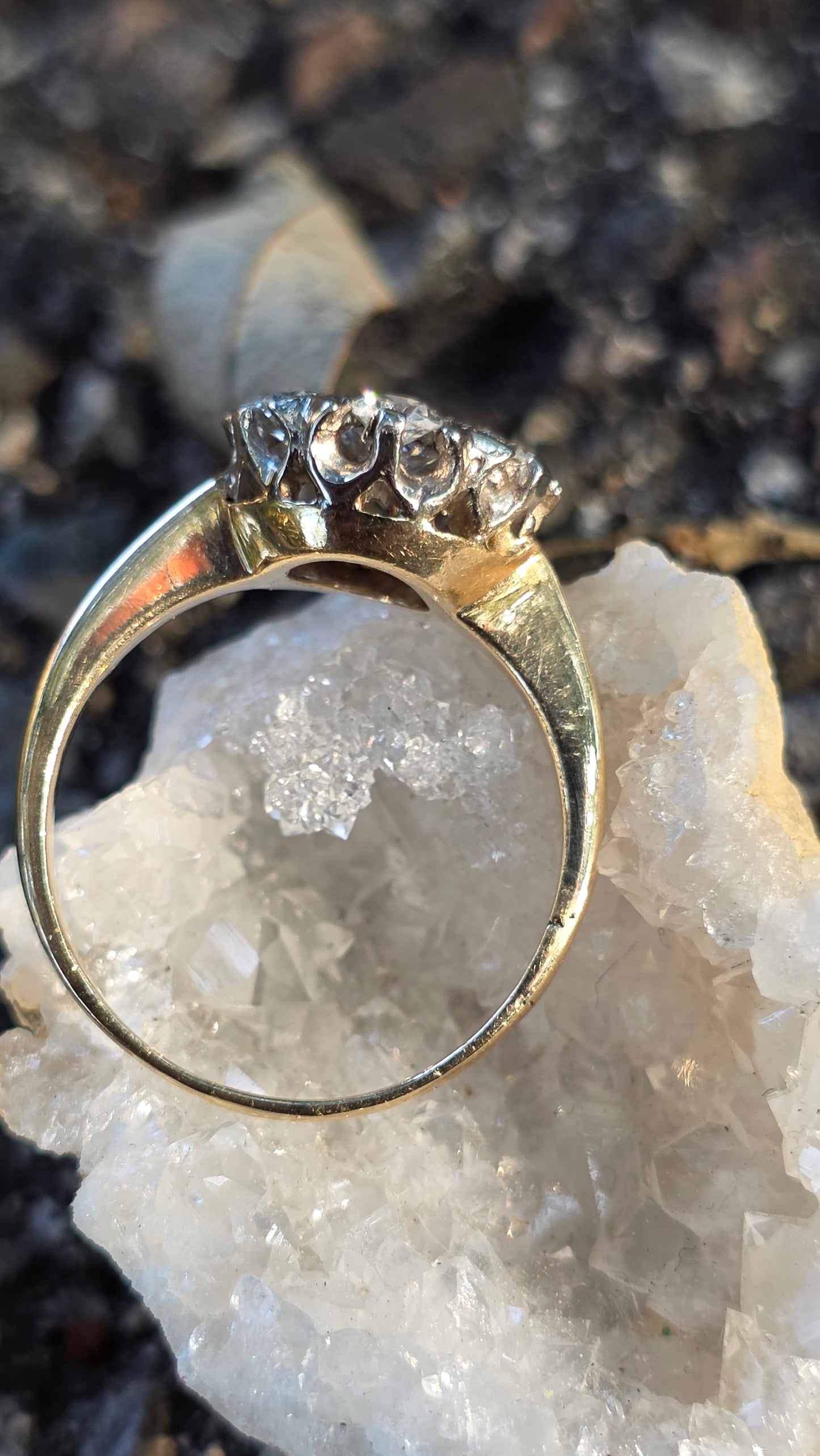 14k Diamond Flower Ring