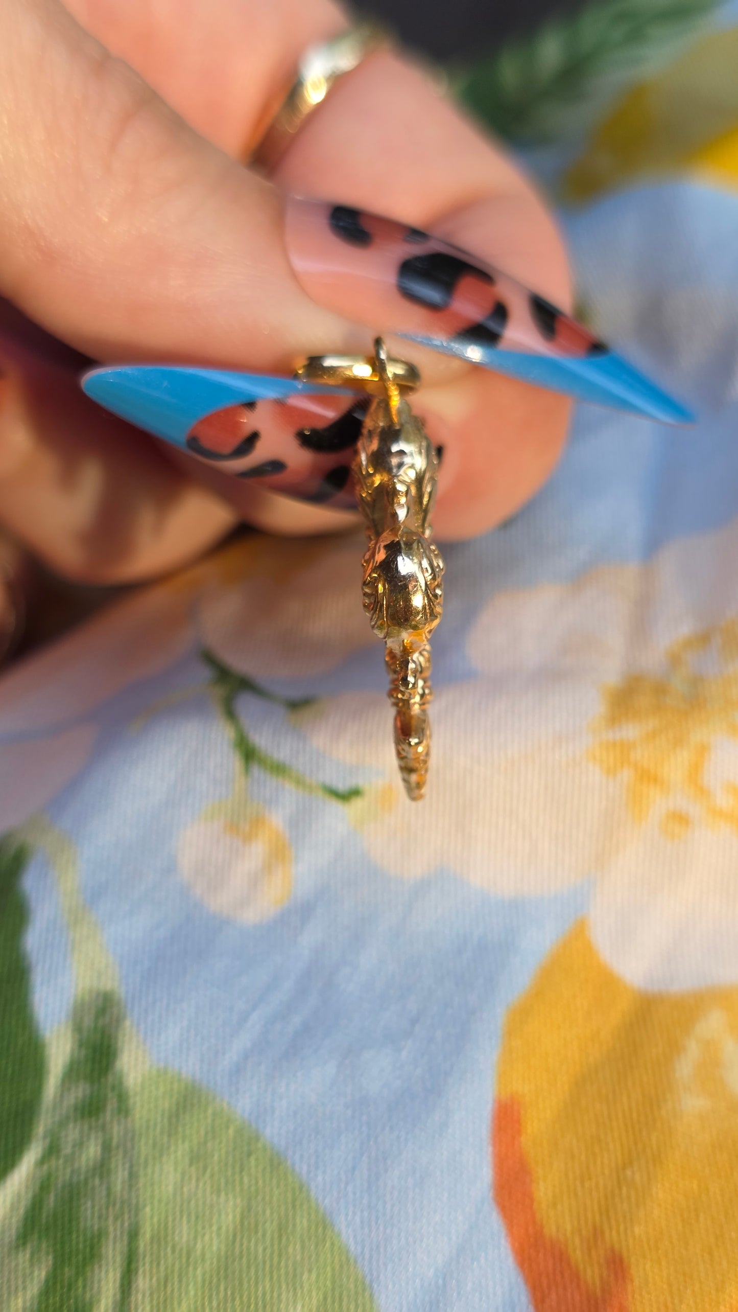 18k Unoaerre Fleur-de-lis